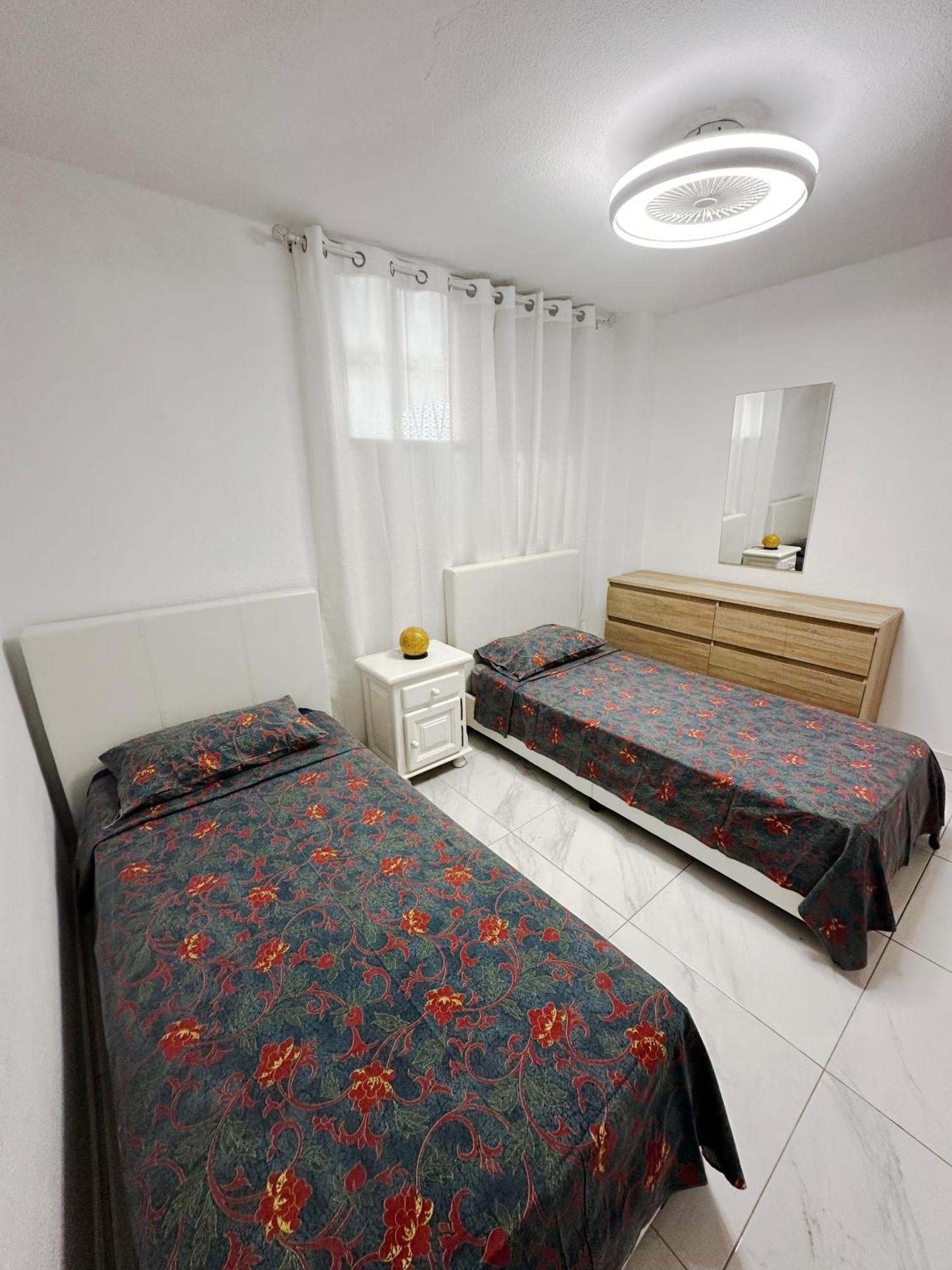 Classbnb - 3 Apartments 50M From The Las Americas Promenade Арона Экстерьер фото