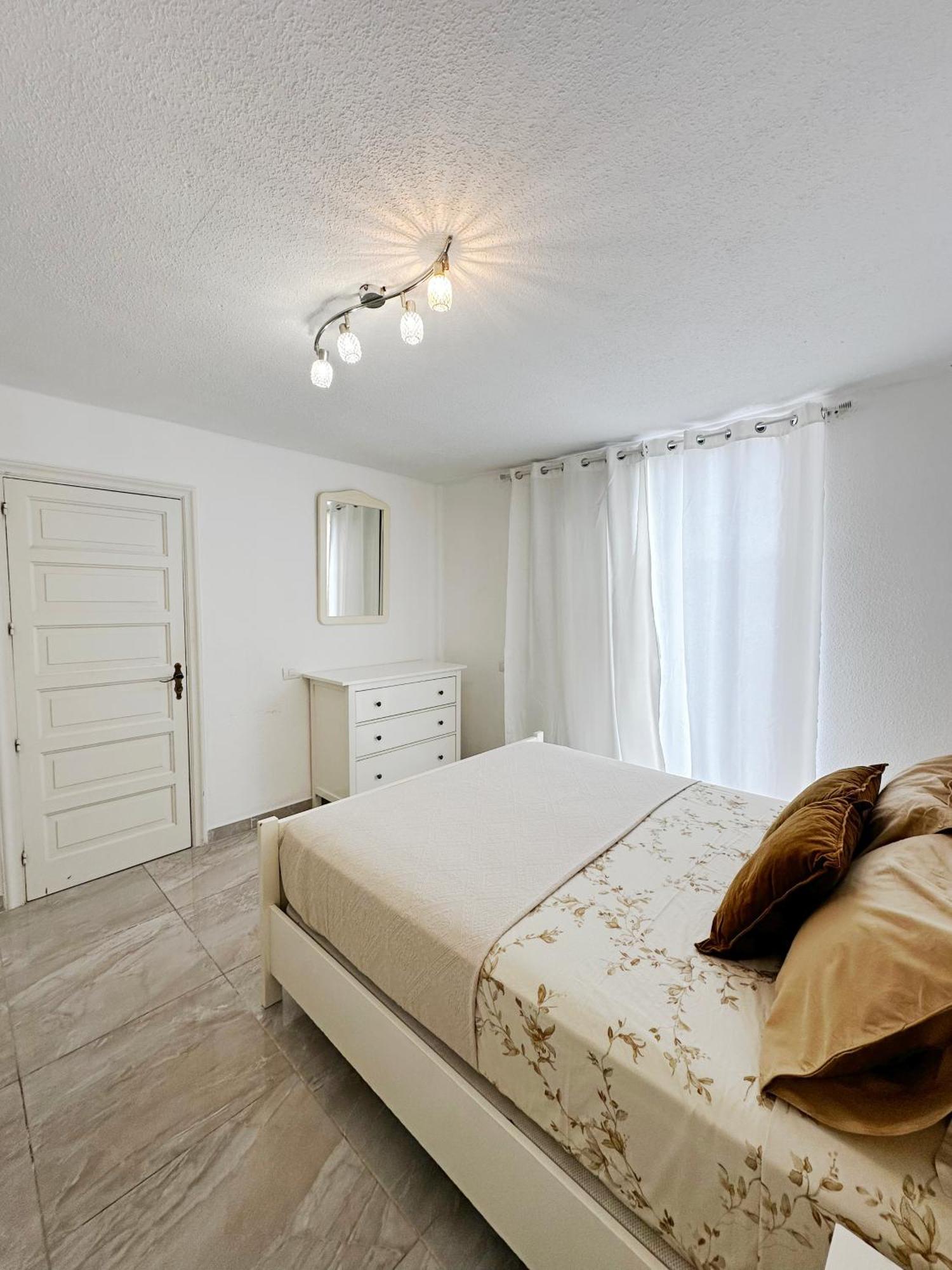 Classbnb - 3 Apartments 50M From The Las Americas Promenade Арона Экстерьер фото